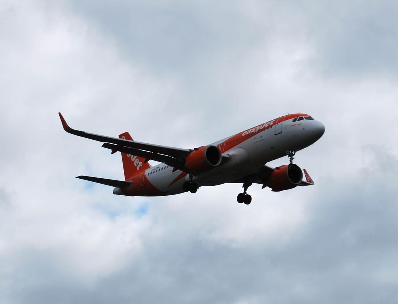 EasyJet Pilot Aborts Takeoff Due to Disruptive Drunken Passengers